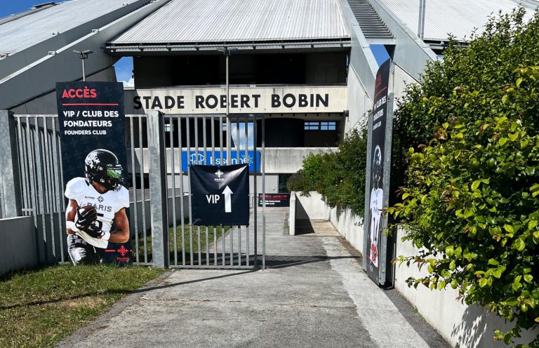 Équipe 1TENDANCE SERVICES mobilisée lors d'un match des Paris Musketeers au stade Robert Bobin de Bondoufle