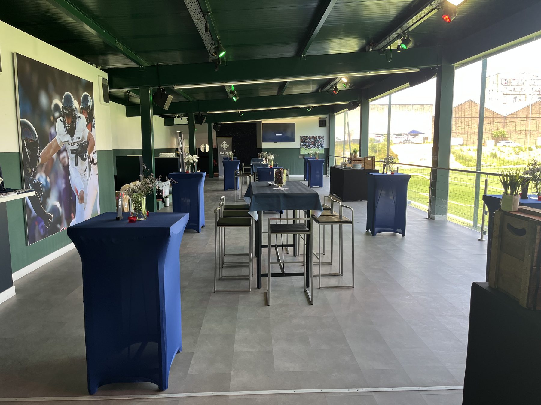 L'espace VIP prêt, avant l'arrivée des invités